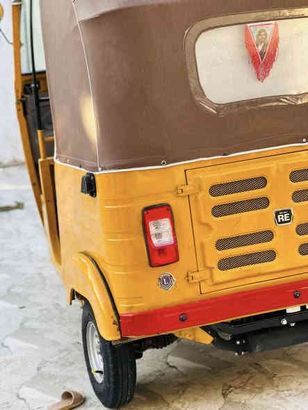 سلام عليكم للبيع 20 شهر 12 لوحه وسنويه نكليزي تكتك كفاله عامه تاير جبلي كاملة شراي ينتصل   ***********
