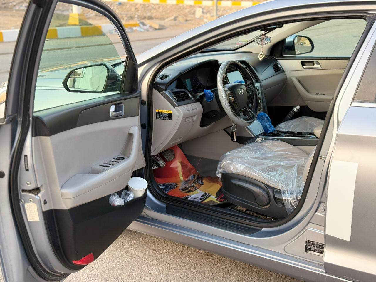 البيع سوناته 2016  رقم كربلاه بسمي مشروع وطني رقم جديد هزه جديده سنويه لل٣١ سياره وارد مريكي كفاله ضربه وصبق وتبديل وغرق فقط جاملق الخلفي صبغ سياره جديده علئ وضع شريكه شرط مكينه ما مفتوحه ماشيه ١٠٠  الف مكينه وكير وحداده وتخم تاير كفاله وسعر ١٢٣ وبيه مجال مكان سياره ناصريه 
*********** وانه خادم
