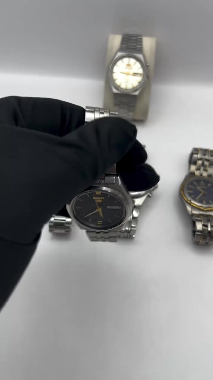 شوية سلعة فينتايج  السلعة الشابة بالسومة الشابة 🔥…….

#montre #algeria #dz #seiko #mkbstore


**إذا كنت صاحب هذا الإعلان وتريد حذفه لأي سبب، رجاءا أرسل رسالة إلى الدعم الفني**