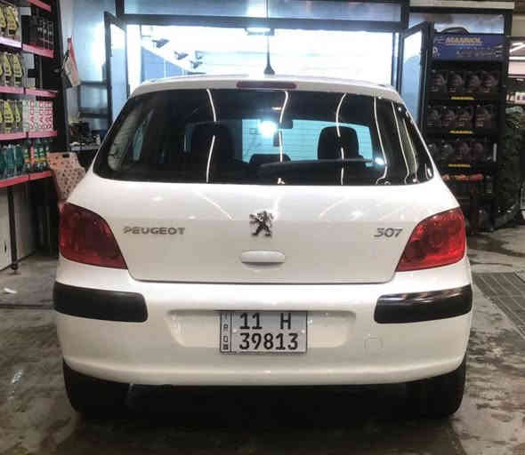 لليدور نضيف وجديد
بيجو فرنسي 2006 موديل 307 
سياره جديده خير من الله مكفوله كير مكينة وتبريد سياره جانت متروكه 5 سنوات ماشيه 150 الف بيها باب السايق مصبوغ والدواسه وباب السكن اربع اصابع يم اليده ونص الدواسه اثر طخطخات بسيطه موجوده صور الصبغ درجه اولى بدون ايرباك بدون دواخل صدر جديد كله من الطول للطول تبريد ثلج هزه جديده سنوية لل 29 شهر ال 9 تحويل مباشر السيارة احلى من الصور بهواي (السعر 60) مكان السياره المنصور قرب مستشفى الطفل المركزي
 ***********
