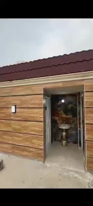 بسعر مغري 💵مزرعه للبيع 🌴للسكن او للاستثمار 📍بموقع مميز وتجاري شارع ٣٠متر داخل المدينه المزرعه متكامله من كل شيئ مسبح بنضام السكمر بطول (١٠متر)وعرض(٥) نضام التعقيم الفلترة مع جلسه تشمل الباربكيو مع العاب البليارد🎱/🏡الدار بمساحه ٢٢٥بناء طابوق بناء درجه اولي الاساس رفت متر يحتوي عل ثلاث غرف نوم ومبخ وحمام وحولي وصاله المزرعه اذا استثمار واردها (١٥)مليون تحتوي عل كل وسائل الراحه الكهرباء مولد ووطنيه الماء اساله مزروعه نخل برحي  منضومه كامرات وتبعد عن الكاضميه ٢٠دقيقه /***********
