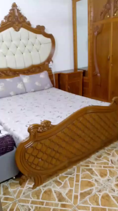 غرفة للبيع صاج عراقي بعد بيها ميز بلازمة هم وياها. ***********.
