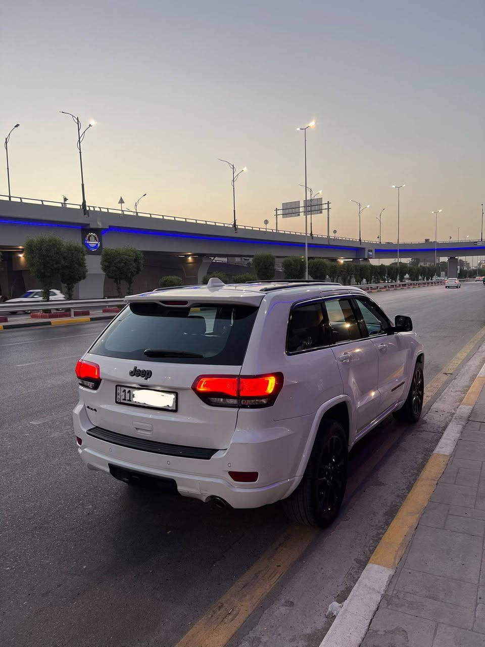 جيب 2018 فول مواصفات بلاك توب
4X4فور ويل اوتو
بصمة
فتحة
تشغيل عن بعد
رادار خلفي
كامرة
شاشة
اوتو ستوب
مانع انزلاق
نظام ايكو+نظام سبورت
قطعتين تبريد
تدفئة كشنات
تدفئة ستيرن
لايت زينون
جنطة كهرباء 
ويل كب 20 بلاك 
السيارة داخلة كلين فقط حالوب بسيط بالبنيد وبالعراق بيهة صبغ چامرلغ وبالسونار اكو طبقة كلير بأمريكا على عكس السايق
السعر 240وبيهة مجال
 العنوان بغداد المحمودية سوگ الذهب 
***********
