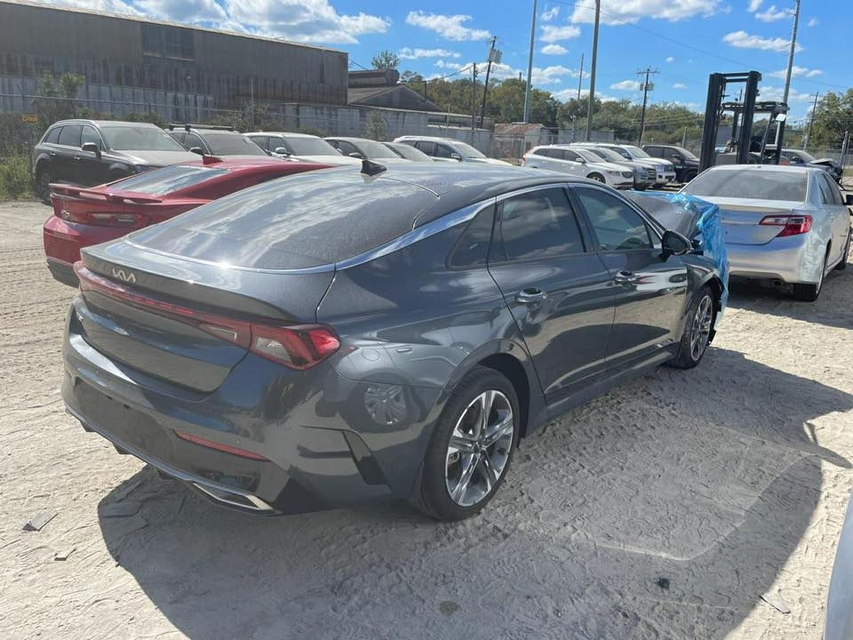 كي فايف (22)k5 فول مواصفات فئة الex اعلى من Gt
بدون صبغ فقط مبدل بنيد 
داخل صاج وبيجي 
كشنات جلد + تدفئة تبريد بالكشنات + قطعتين تبريد 
شاشة كبيره مع أضواء ترحيب 
بصمة أبواب (الصدر وسايق )
رادارات جميع الجهات + المري 
منافذ USB خمسه + شحن لاسلكي 
بانوراما  + تشغيل عن بعد 
ويل رياضي 
سياره ماشيه (73)
مكان السياره بابل (***********)
