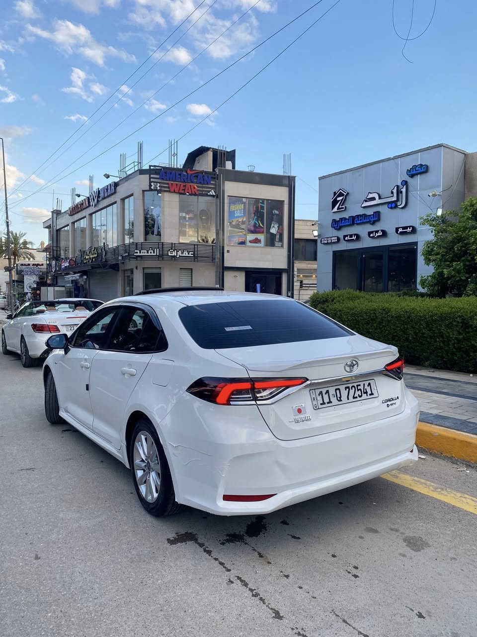 السلام عليكم كورلا هايبرد 24 فول مواصفات للأخير بأسمي بغداد
السيارة كشانة كهرباء وجلد حتى الستيرن مالها جلد 
فتحة سقف
شاشة 
بصمة 
رادارات 
ماشية 45 الف 
عليها عازل حراري مال جام 
أرضيات روزلاين تخم حتى الجنطة اصلي 
سيارة بيها شخط وضحتة فيديو وصور الكل السيارة وحتى الرصعة الزغيرة من جهة السايق نزلتها 
مكاني بغداد الدورة 
سعرها 140 وبيها مجال 
وهذا رقمي ***********
وقرأن الله هاي الصور هسه ماخذهن لا قديمات ولا شي ثاني 
عجبتك السيارة كدامك ما عجبتك خلي كلمة حلوة مثل وجهك الطيب وشكراً ❤️
