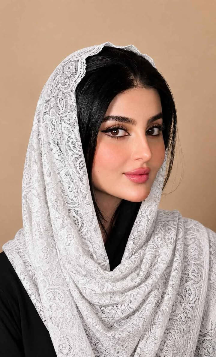 ✨ وصل شال الذكاء الاصطناعي الترند ✨
🧵 خيط بريسم وقماش تول فاخر
💎 نعومة ولمعة راقية جدآ 
🎀 تصميم أنيق وموديل عصري
🌈 ألوان مميزة تتناسب مع كل الإطلالات😍
قياس الشال / الطول مترين والعرض 70 سم ✔️
#الاصلي الكويتي البريسم كربلاء, العراق


**إذا كنت صاحب هذا الإعلان وتريد حذفه لأي سبب، رجاءا أرسل رسالة إلى الدعم الفني**