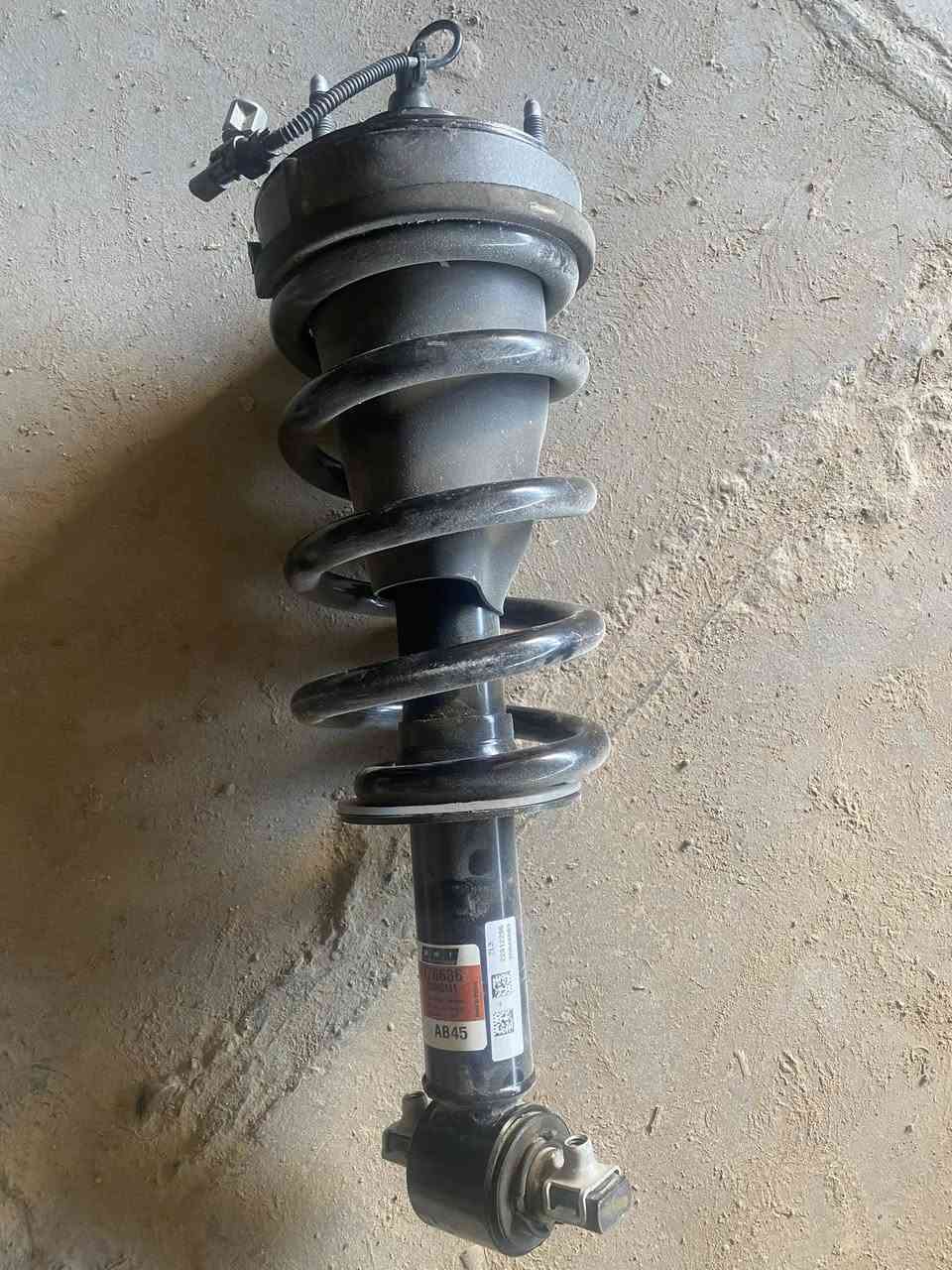 دبل امامي تاهو او يوكن ابو الحساس اخو الجديد تك واحد يعني مال جهة واحدة موديل 2024 اخو الجديد السعر 225 الف موبايل ***********
