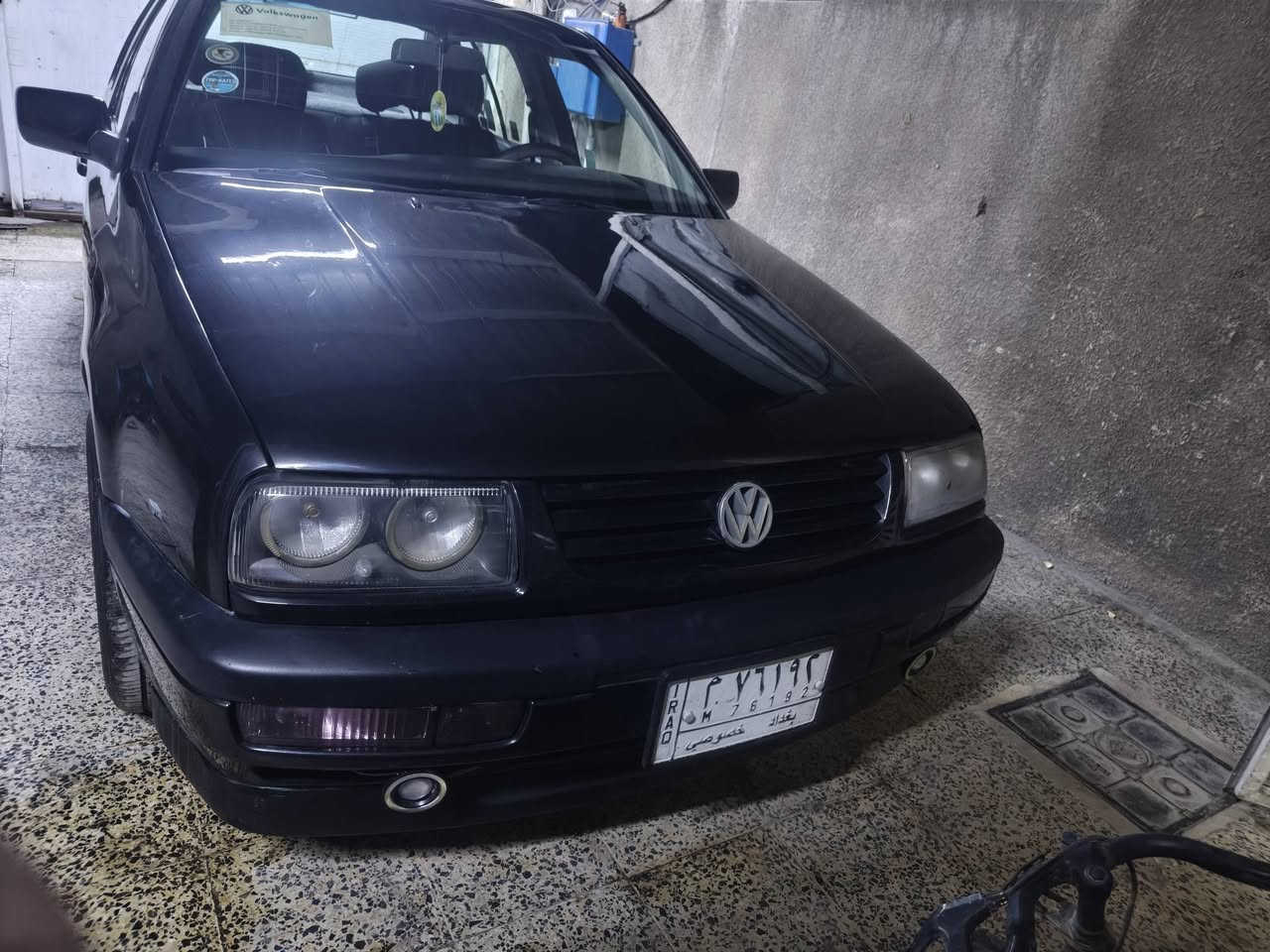 سلام عليكم ورحمة الله وبركاته
سياره كولڤ فينتو موديل 95 
حجم المحرك 2000 كير اوتو 
الرقم خصوصي بغداد باسمي
تحويل ثاني يوم 
سعرها ٤٥ ورقة 
العنوان بغداد 
الرقم ***********
