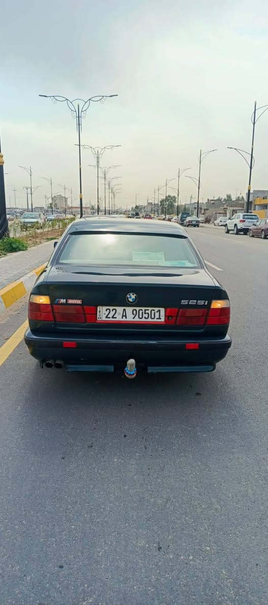 السلام عليكم
BMW 525
موديل 1993
مسكر فانوس
رقم اربيل جديد رقم جديد 
طخم جديد تايرات ٤ طخم محرك كير بشرط جام كهربائي بردات شركه كشنات جلد شاشه سياره صبغ جماليه فقط بدون اي ضرر لون زيتوني مكان السياره موصل الأيسر السعر 78 وبيها مجال رقم الهاتف ***********
