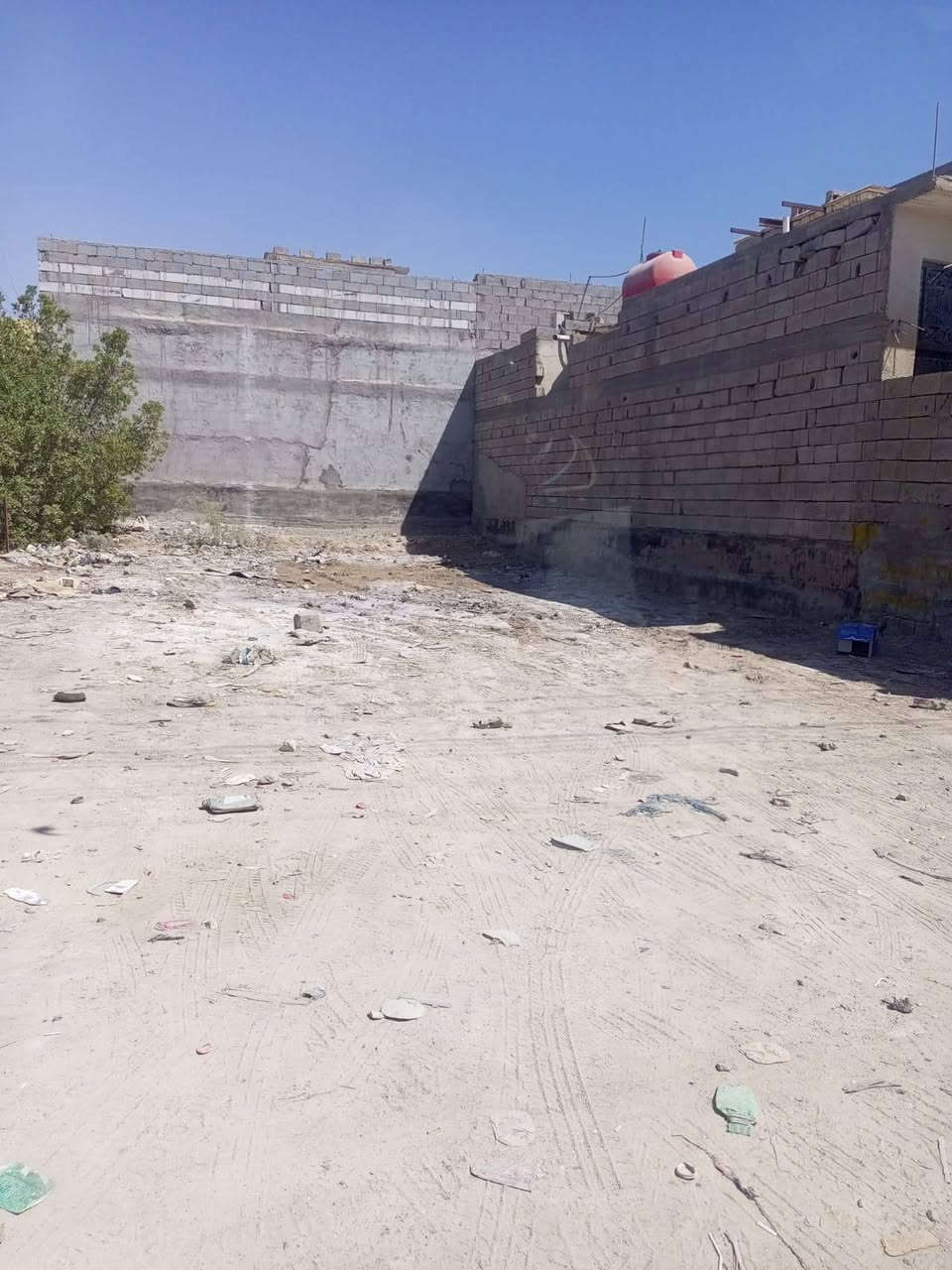 قطعه ارض طابو زراعي أصولي باسم عراقي يتحول بعد المكاتبه باسم المشتري المساحه 200 متر سعر القطعه 35 مليون طريق الوسطي منطقه العاكوليه متوفر خدمات كامله 
رقم صاحب القطعه ***********
