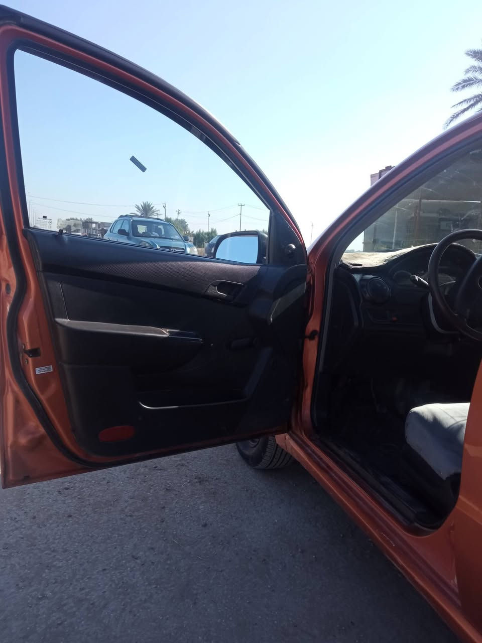 السلام عليكم افيو موديل 2007 خليجي 
  رقم بغداد مشروع وطني يعني بأي مكان داور صبغ الشركه بيه قليل بارد مقدمة الجاملج الامامي محرك مسكر نظيف جدا  كير عادي غرفة نظيفه جدا وحلوه هاي مواصفاتها السيارة جاهزة مابيها اي نقص السعر 55 وبيها مجال بسيط للشراي العنوان بابل بأسمي السياره مداور ثاني يوم ***********
