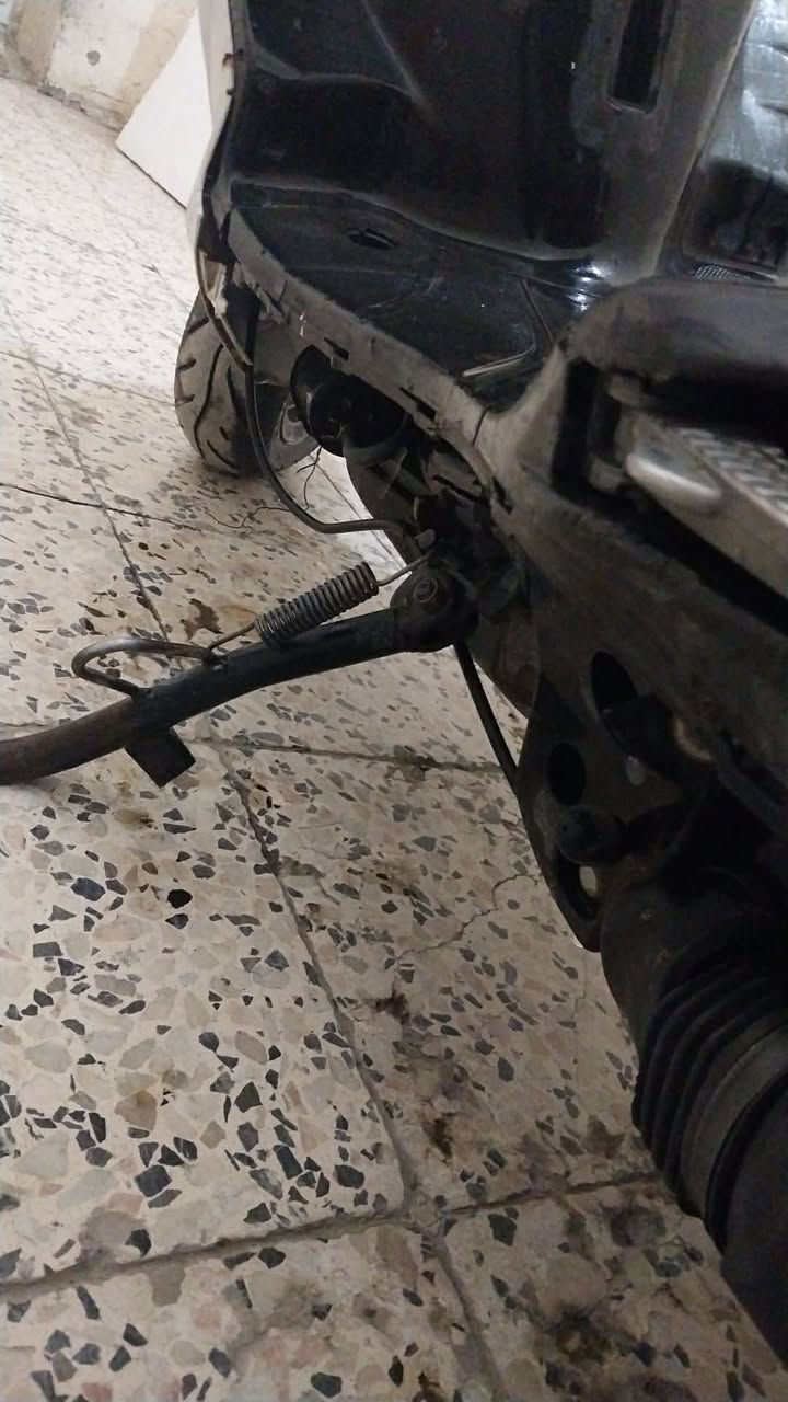 سكنس  فحل  كوري مكينة ناعمه سلف هندر نكره كل وقت  كهربائيات كاملة  لا تبخير ولا نضوح نقصها ترايش وستان تعليك   سعر ٣٧٥ وبيها مجال حك الجيه مكان حرية ***********
