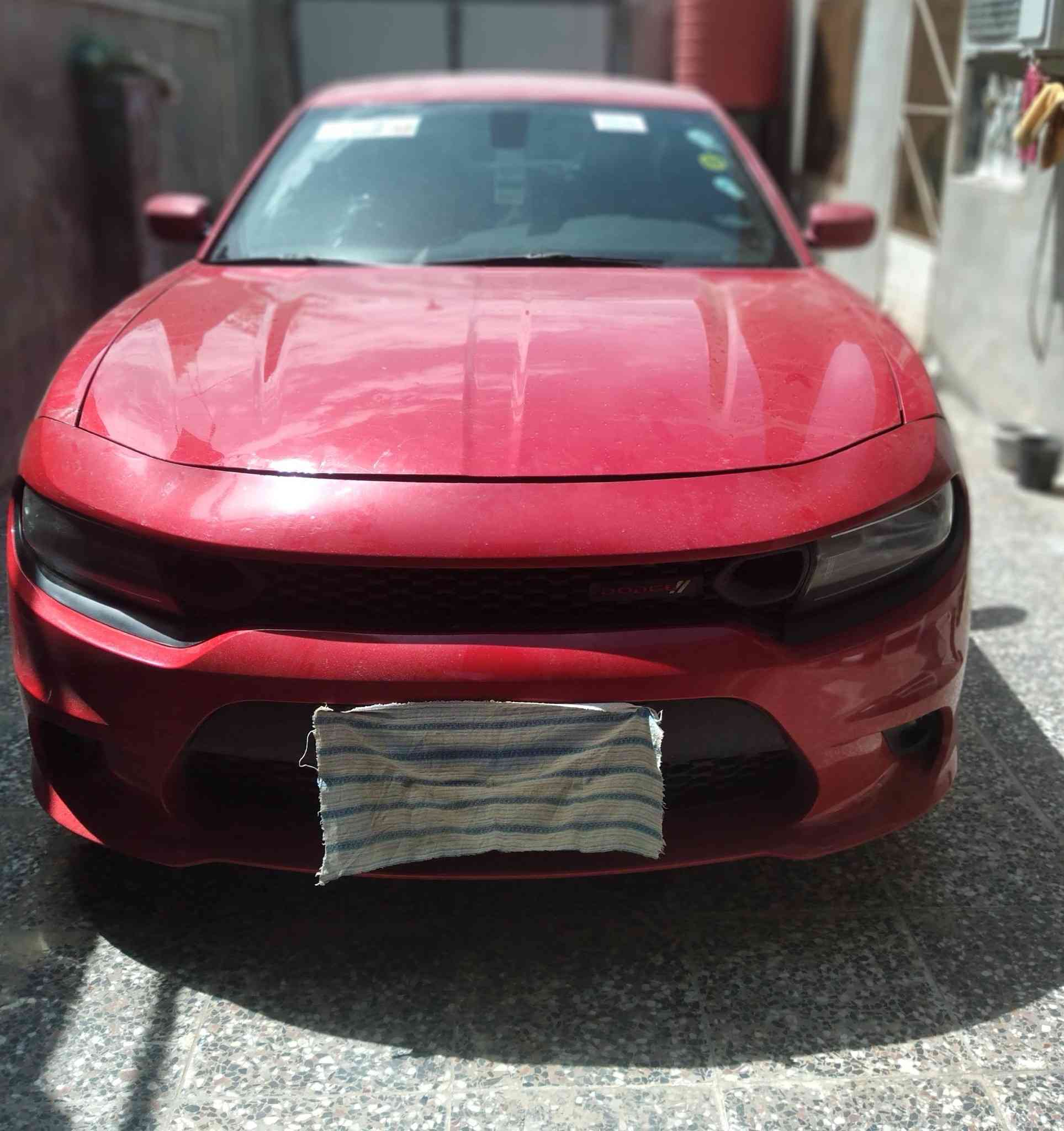 السلام عليكم دوج جارجر موديل ١٩ متؤمة شمالي على الحاسبة ارقام اصلية مو دك وين مايعجبك روح بيها جاهزة مكينة وكير وتدفئة وتبريد المكان البصرة *********** بيها كصة جنطة السعر ٨٠
