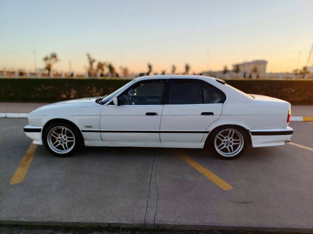 بیم مۆدێل 95بێ سلایت دووجام کارەبا ناو کرێمی سەیارەی تا بڵێی جوانە گێڕو مەکینە بێ عەیبە مەکەینە 525بیلادی تۆماتیک تەبرید بەشەرت سەیارەکە سەنەوی 2018بەسەر چوە سەیارەکە یەک پارچە لێدراو دوو پارچە بەخ بۆ جوانی سەیارەکە جایزو بێ مەسروفە غەرامەش 5وەرقەی لەسەرە لەدووای مەعمەلە بۆتی ئەگڕێنینەوە بەشەرت تەحویل *********** أربيل, العراق
