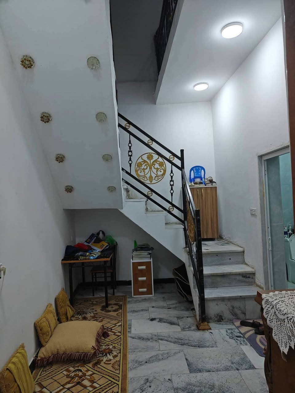بيت 100 للبيع طابو صرف الاسكان الصناعي 
نزلة الأولى نزلة الجامع .. شارع مجمع الاسكان التجاري خلف كلشي وكلشي
 قريب على شارع الجامع
بناء حديث طابوق كونكريت شارع 10 متر 
خدمات ماي كهرباء مجاري تبليط 

ديوانية .مطبخ .صاله .غرفه .حمام داخلي وحمام خارجي 
يباع مع الأثاث 125 
او بدون اثاث 119 
 
يتسلم بأقل من شهرين سعر 125 
اي استفسار خاص مفتوح


**إذا كنت صاحب هذا الإعلان وتريد حذفه لأي سبب، رجاءا أرسل رسالة إلى الدعم الفني**