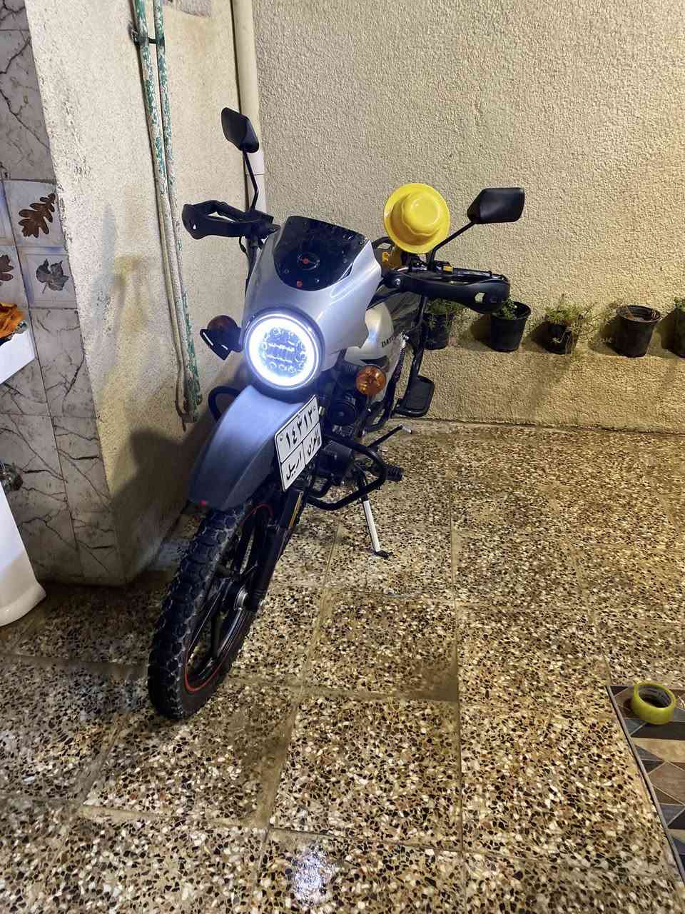 للبيع دايون 2023 دراجه جديده ماشيه 7000  سعر مليونين و350 وبيها مجال رقم أربيل ***********
