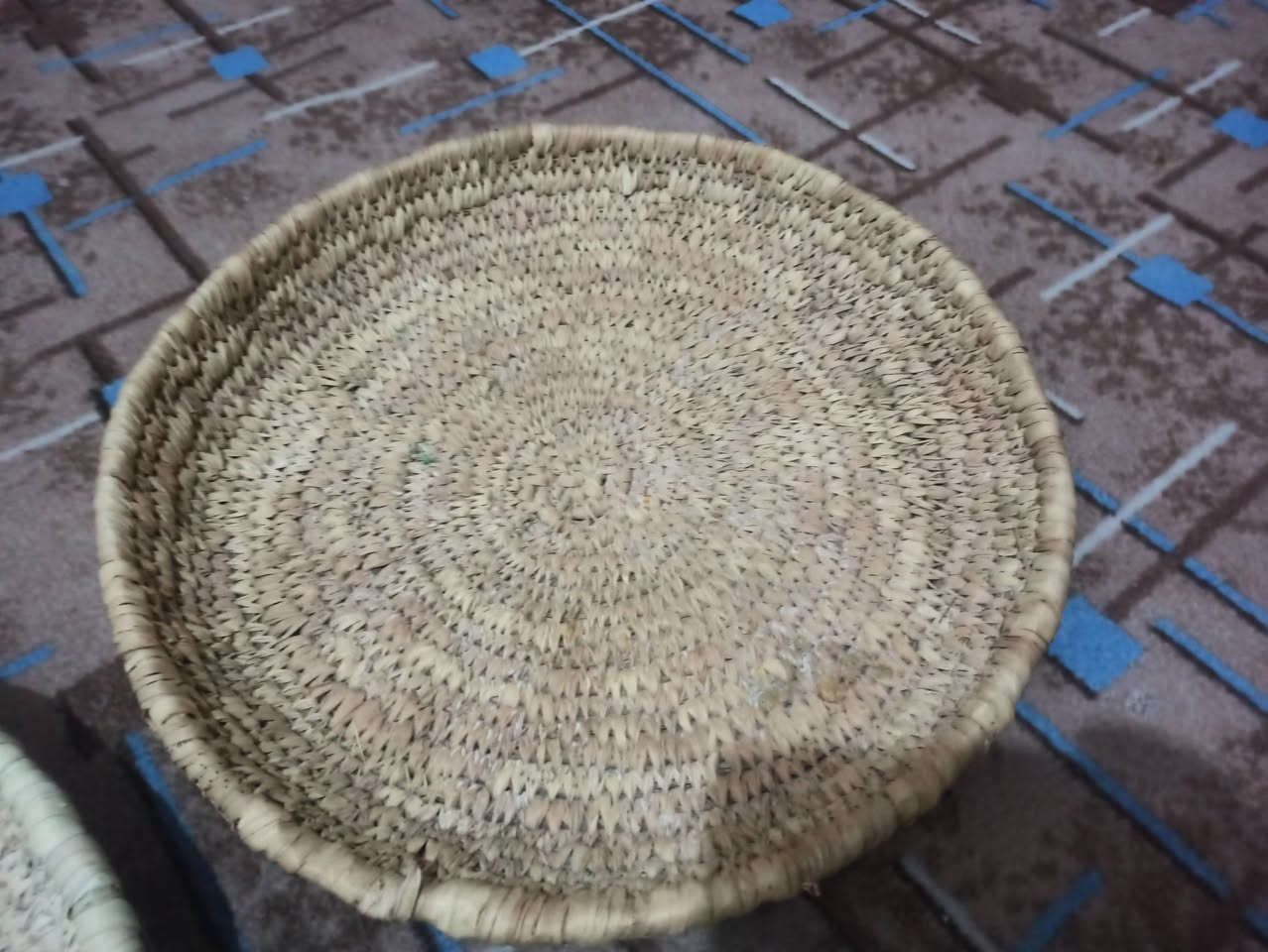 يوجد طبك ومكانيس وسفره المكان سوك الشيوخ 
***********
مراسله واتساب
