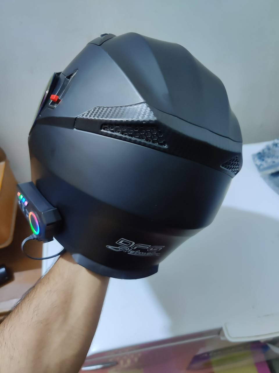 كامرة تصوير مع كامل ملحقاتها تصوير 4k
خوذا ماركهDFG مع سماعه كامله لون اسود طافي حجم L

خوذا راقيه وجديد +سماعه من احسن نوعيه  

سعر اتصل وبيك خير ودلل 

ملاحظه مامتواحد عل نت اليريدهم يتصل 

رقمي: ***********
