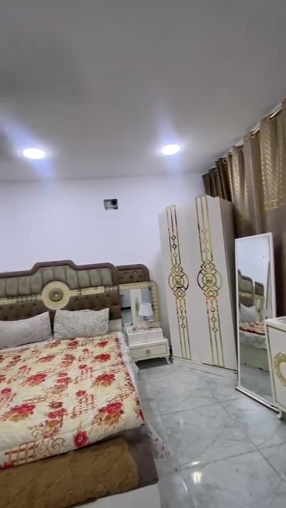 سلام عليكم غرفه للبيع العلام سعرهه ٥٥٠وبيهه مجال رقم الموباي***********
