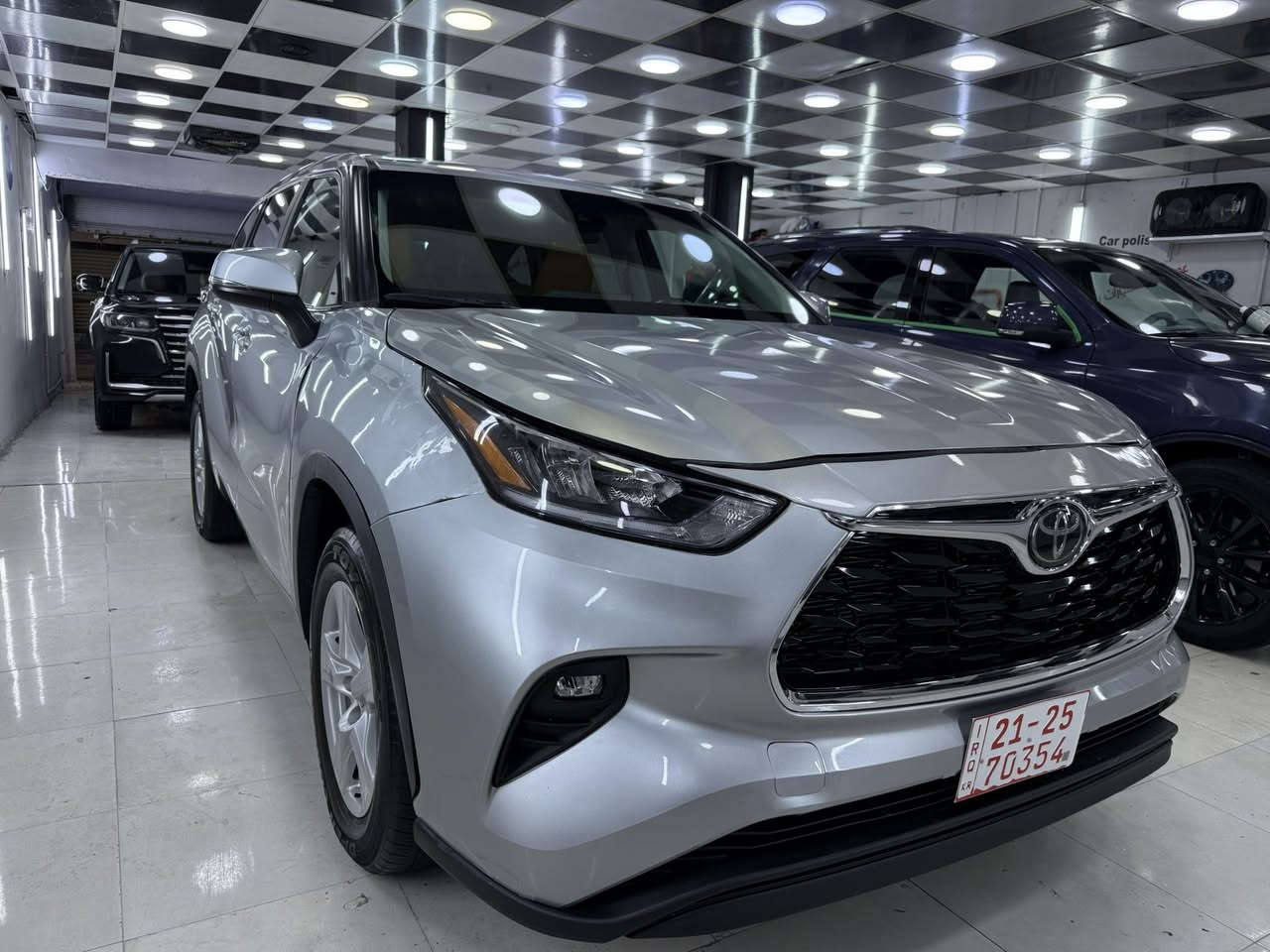 تويوتا هايلندر 2023 LE
محرك اربعه سلندر 2500 تربو بنزين فقط 
سعر 238 ورقه 

كاتي تترقم شمالي ب١٦ ورقه
سياره جاهز بدون اي نقص
حادث تبديل بونيت فقط وجاملغات امامي تعديل بارد
ماشي ٥٢ الف
٧ راكب تبريد مركزي كشن جلد وتشغيل بصمه وصندوق كهربائي وتحديد مسار ورادار امامي وجانبي وبقية مواصفات معروفه 
مكان سياره كركوك 
للاستفسار ***********
