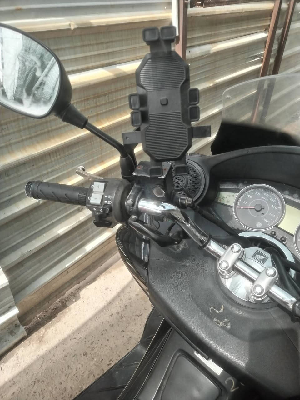 السلام عليكم
شباب دراجة فورزه صفر ١٠
ABS
S7
دراجة ماشيه ٦٠
دراجة كلش نضيفه السعر خاص
رقم تلفون ***********
