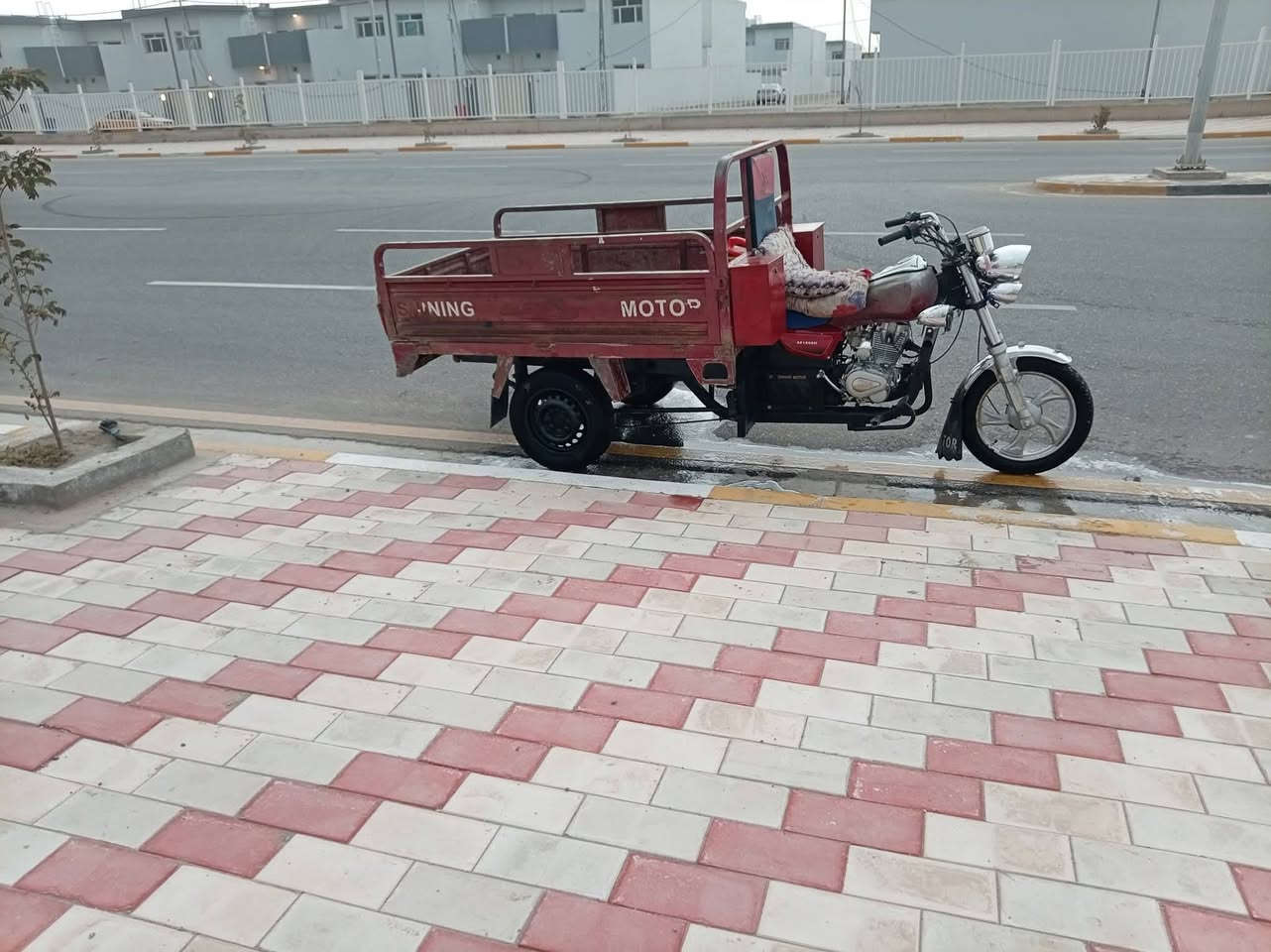 السلام عليكم ستوته للبيع موديل 2014 مكينه 2024 اوراق اصولي مكاني كربلاء ***********
