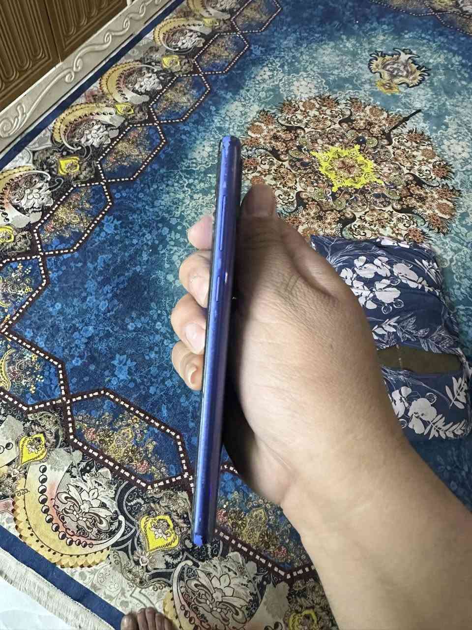 A51
شاشة مفطورة 
مكان بغداد الرصافة سعره 50
تواصل خاص او واتساب ***********
