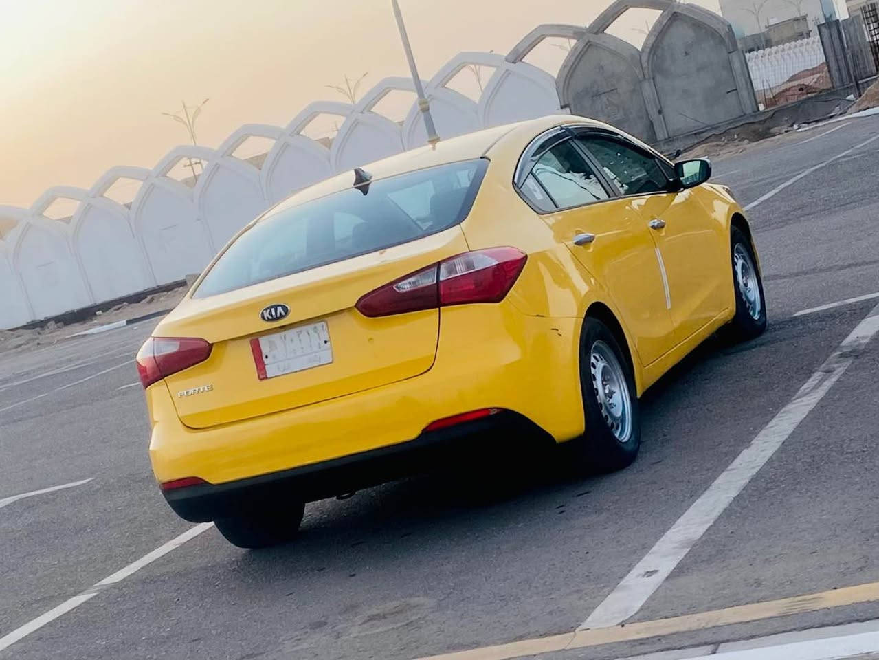 السلام عليكم للبيع كيا فورتي مديل 2015 وارد امريكي حادثه حافت البنيد فقط والباقي مكفول كفاله عامه كله ليبل وحد موصفات شاشه كامره تحكم مكينه 2000 دوش دخل لونين حساسات منضومه غاز سنويه لغاية 27 رقم بغداد مشروع وطني مصفره هيه وغرمات السياره جديده حيل وجاهزه واي نقص مابيه كير مكينة مكفولات حداديه تخم تاير تدفه تبريد ثلج السعر 105 لاستفسار اكثر لاتصال *********** مكان السيارة كربلاء مكلف بل نشر كربلاء, العراق
