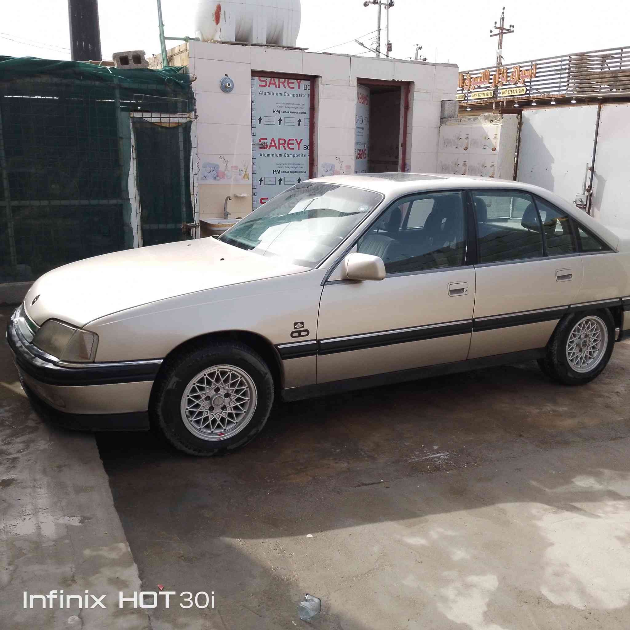 اسلامو عليكم سيارة للبيع اوبل اوميجا السعر 50 وبيها مجال قليل للتواصل علي هذا الرقم ***********
