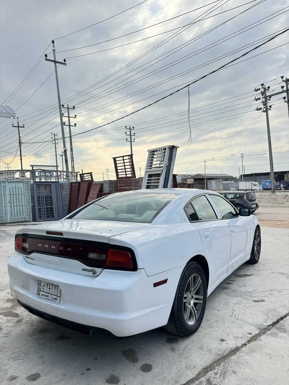 سلام عليكم 
دوج جارجر موديل ١٣ كندية كفاله 
داخل جلد عسلي كير موس طياره
السيارة فقط قطعة وحدة صبغ والباقي كفاله 
سياره جديده كلش تخم تاير تبريد ثلج جاهزه  حداده عله ايدي 
رقم بصره تحويل مباشر  
مكانهه بصره قضاء المدينه الهوير
ملاحظه سعر بلاش ١٣٧
،***********
