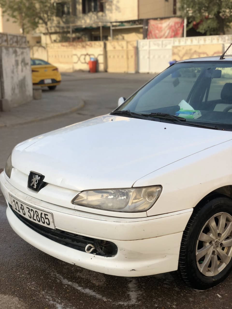 سلام عليكم بيجو فرنسي 2001 السياره قطره صبغ ما بيه كير محرك سليم السياره بيه ضربه بل باب مرجعيه عل بارد رقم السياره انكليزي 
السعر 52 وبيه مجال 

رقمي بس واتساب ***********
