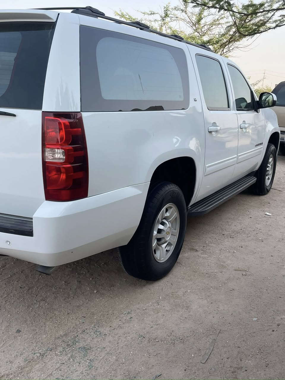 السلام عليكم البيع شوفر سوبرمان فحل طبله خليجي 2009 رقم بصره اجره انكليزي بسمي تحويل مباشر ((سياره نقل )) سياره مكفوله كفاله عامه فقط صبغ تغير لون من جكليتي الى ابيض سياره عبري ماكاعد بيه سياره جديده كارتون محرك كير اكسن دواخل جدد  تخم تاير جديد سعره 215 ورقه مكاني بصره ***********
