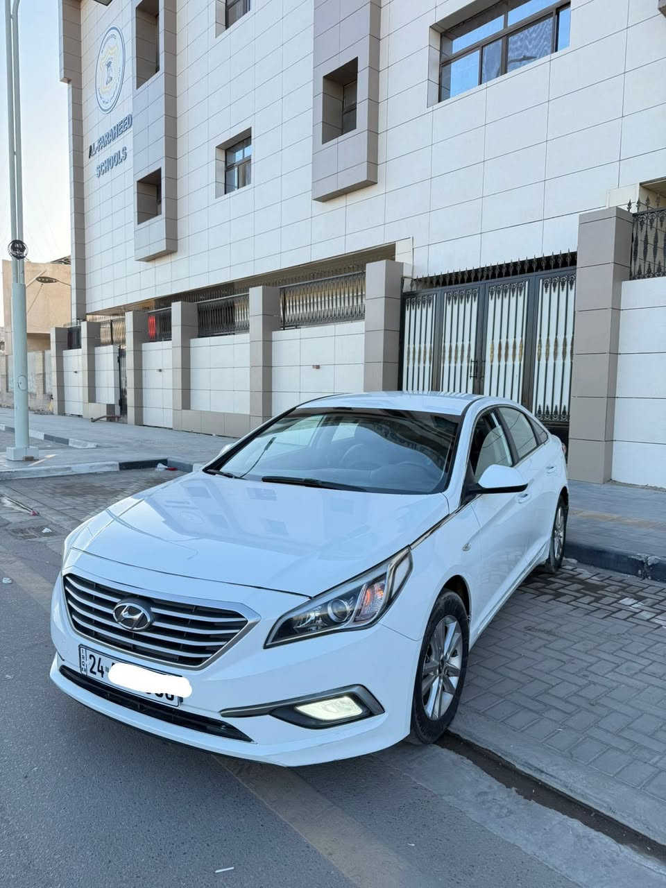 سلام عليكم
سوناته 2017 ادوات ادوات كصه جنطه دخول جديد جاهزه تخم تاير حداده جداد 
سياره 2400 دوش غاز متوئم شمالي نكليزي 
طبق اصل السياره احله من الصور السعر 60$العنوان البصره. الهاتف ***********
