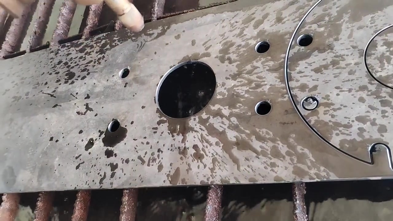 السلام عليكم
للبيع محل بلازمه cnc  المحل متكامل وشغله خير من الله دوره اعلمك علمكينه لحد متشتغل بيدك موقع المحل فلكه الفرسان 
*********** ابو كنان
