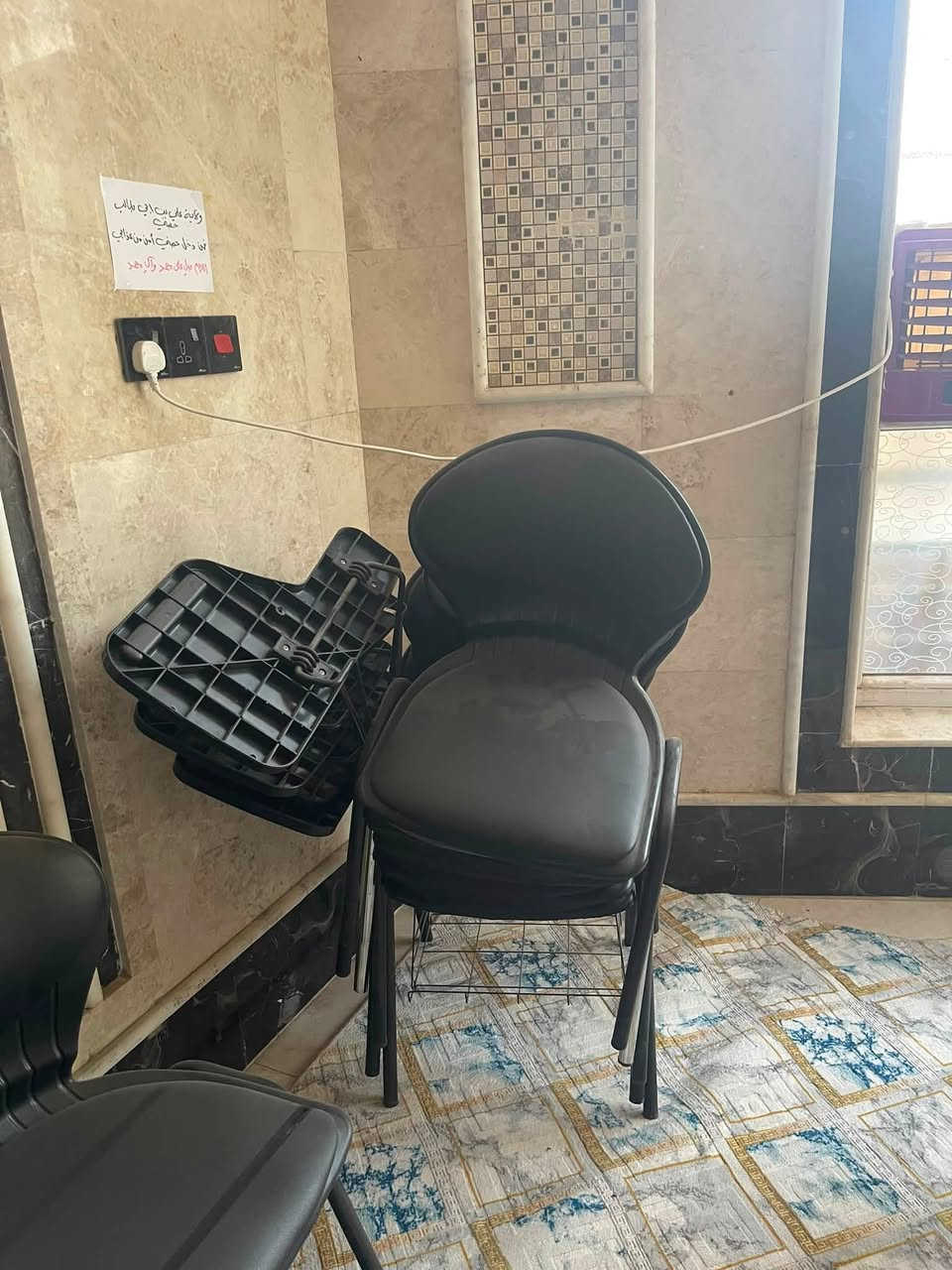 يوجد كراسي جامعية غير مستعملة         المنشأ تركي اصلي  سعر الكرسي الواحد ( 35,000) الف دينار  مع المجال 
الاستفسار الاتصال ( ***********) ابو جعفر
