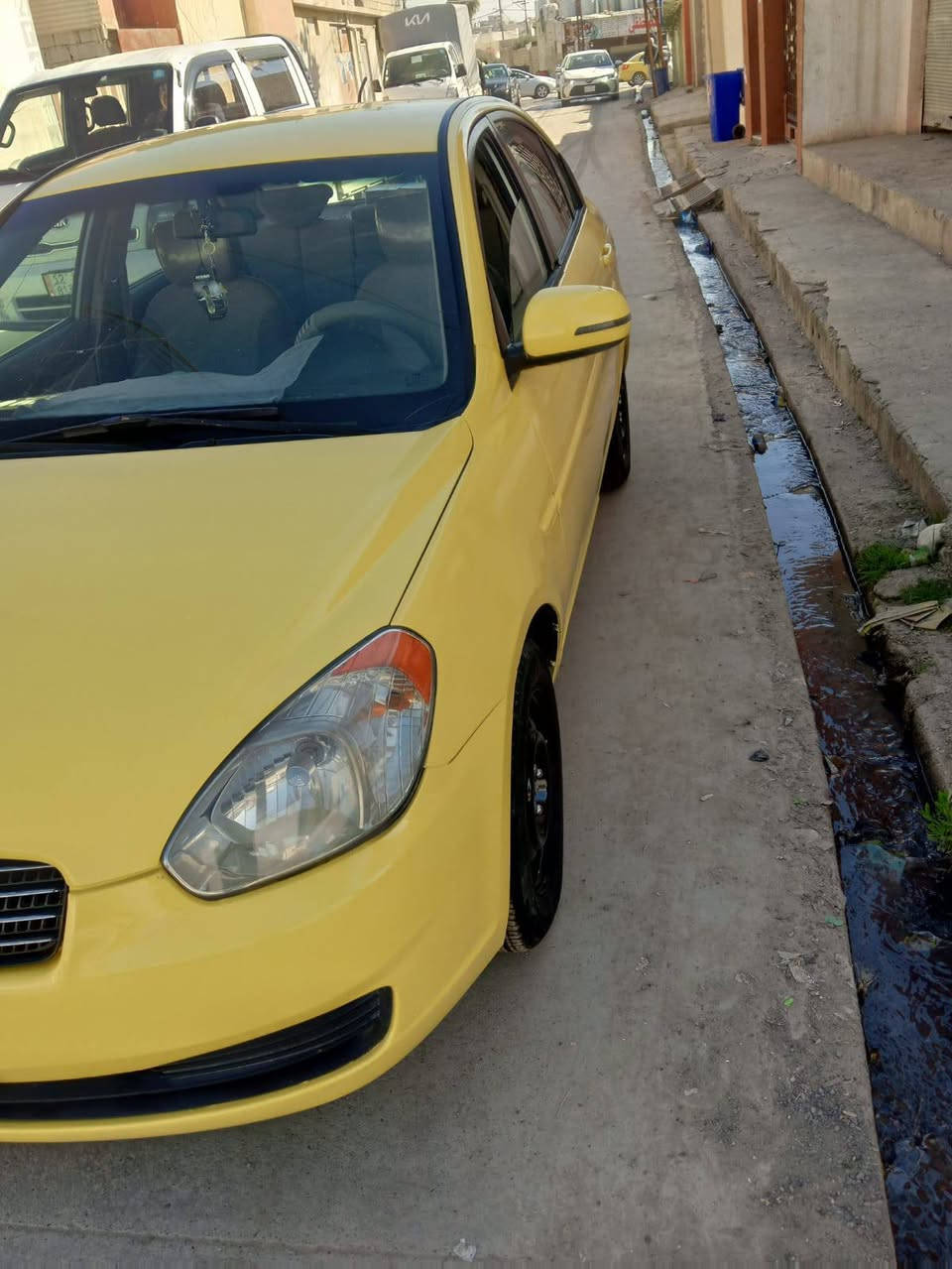 السلام عليكم عندي اكسنت موديل 2011 امريكي
ضررها طخه بجاملغ الخلفي 
صبغه جديده ليموني
تبريد ثلج ❄️ تدفئه
وايرمنيه كلو شغال 
كابون مامسجل شرط 
داخل سيارة جديد لوك
تايرات طخم نضاف 
طخم حداديه جديده 
شرط الوكاله وتحويل
غرامات + هيئه مصفرة
السعر 95 وبي مجال بسيط 
التواصل على الرقم 
***********
