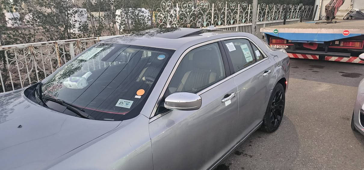 السلام عليكم اوبامه موديل 17 اصل بيع او مراوس وارد أمريكي حادث بيها 3قطع صبغ وبيها 2 تبديل سياره بسمي  سنويه منتهيه لغايت 29 علمن سياره فول موصفات عنوان بصره رقم *********** صور الحادث مال أمريكي موجود بيها حادث بلعراق خلفي اخوان رجاء الي ماتعجب لا يعلق الله يحفظكم
