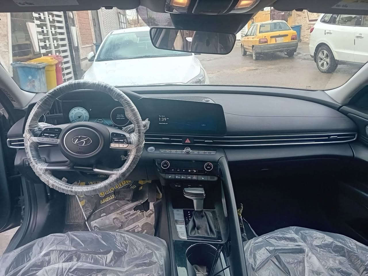 السلام عليكم
النترا 2023 
فول عدا الفتحه 
شاشه ديجيتال  
رادارات 
حادثه جاملغ امامي وباب وجاملغ خلفي 
٣ قطع صبغ
حره بغداد تحويل ثاني يوم 
السعر _150$ وبيه مجال 
بغداد _ الامين الثانيه 
***********
