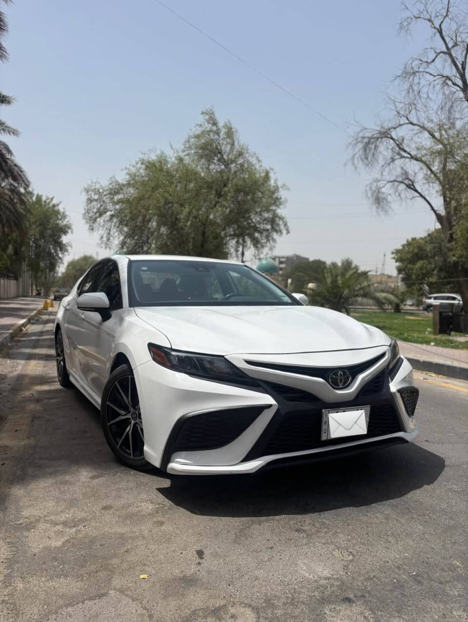 السلام عليكم 
للبيع كامري موديل 2024 SEلون ابيض رقم بغداد
المواصفات
كشن كهرباء  كشنات جلد رادار امامي شفتات ستيرن كامرة وشاشة 
السيارة حادث سطحي مثل ما موضح بصور الحادث صبغ اربع قطع شغل مرتب والجاملغ الخلفي بارد 
ايرباك بردة 
السيارة كاملة اي نقص ما بيهة
السعر : 210 
للاستفسار 
*********** بغداد, العراق
