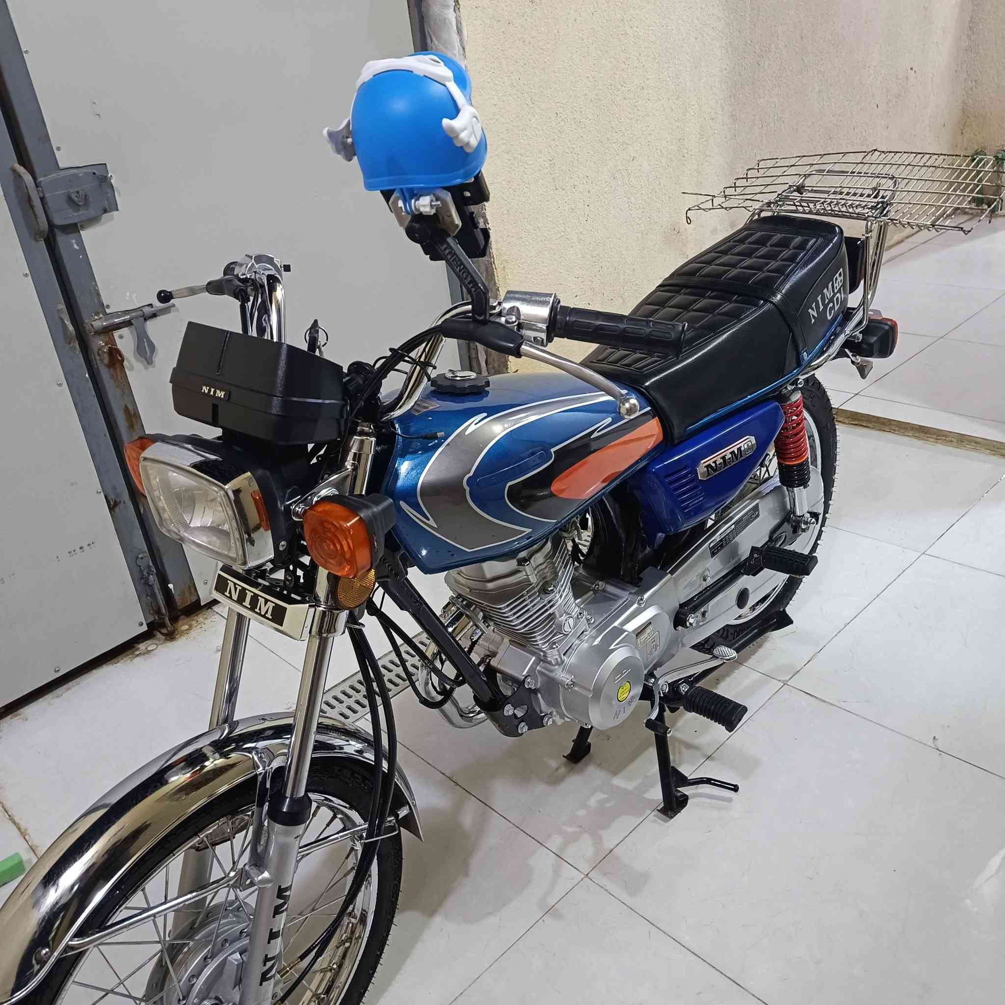 سلام عليكم دراجه نامه موديل 25 أوراق سكنر صارله 3 أشهر من مطلعه سعر 650 وبيه مجال بسيط ***********
