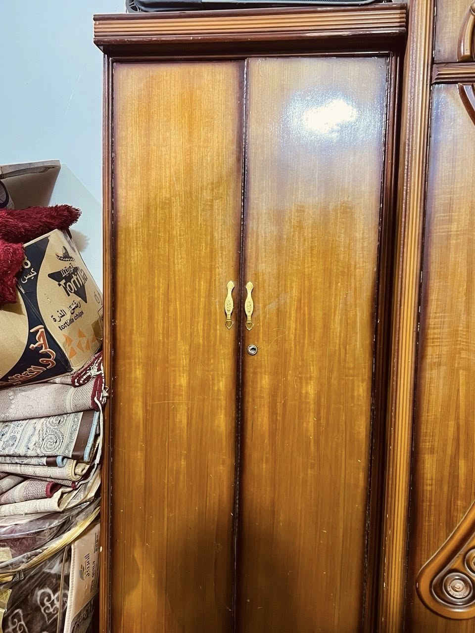 السلام عليكم متاح غرفه نوم كامله صاج نوعيه الإيطالي
صاج درجه أولى أخت الجديده 
كما موضح بصور  
للتواصل خاص او ***********
