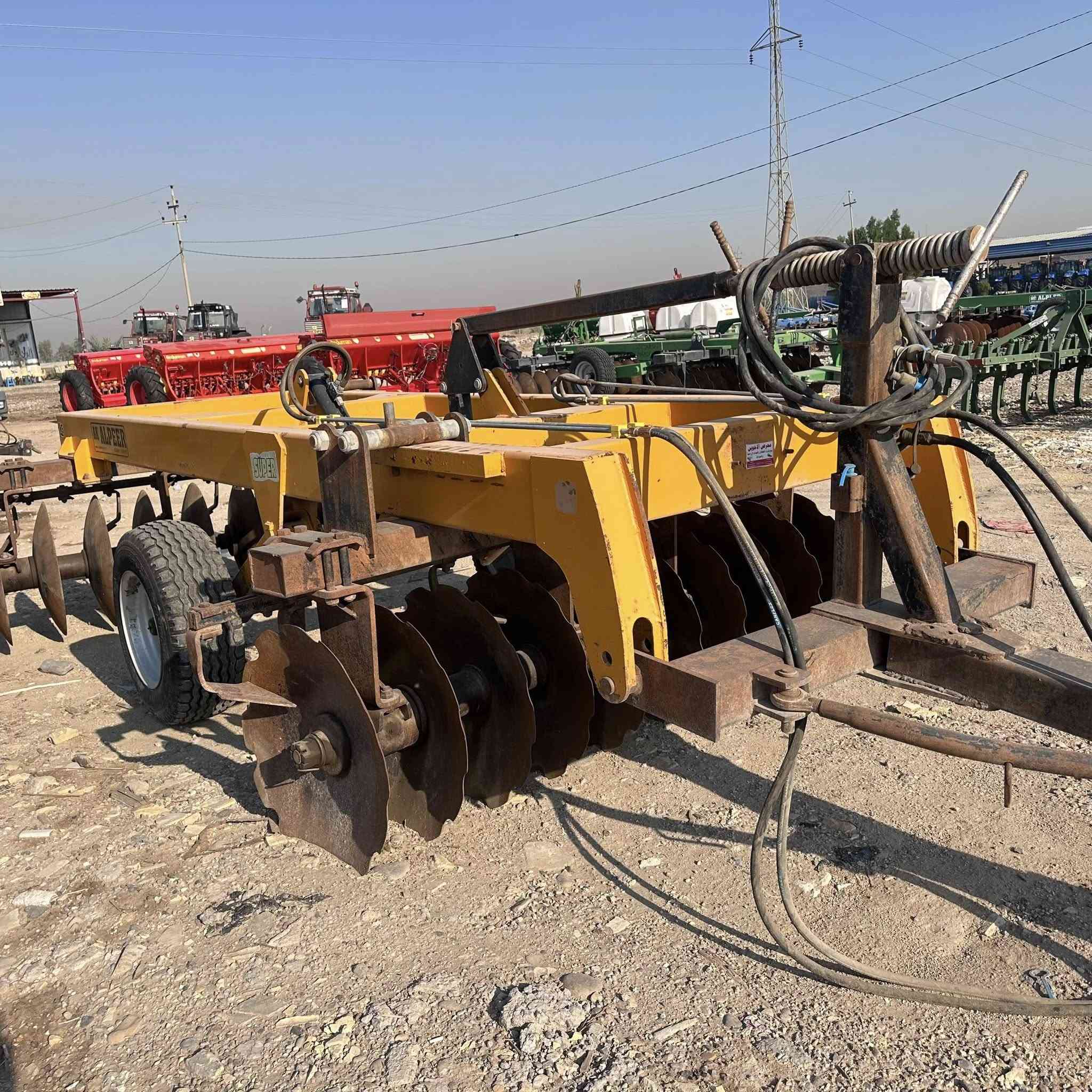 للبيع دسك حجم 20البير  مكفول جاهز للعمل للتصال ***********/***********
