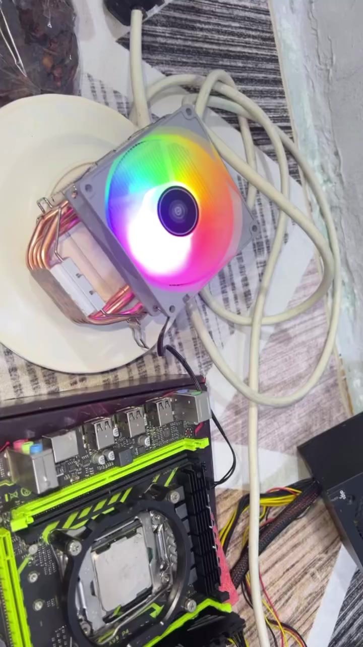 السلام عليكم قطع حاسبة نظيفة وفحص وتجربة قبل الاستلام نقصها كيس وssd.
تفاصيل القطع والأسعار:
• المعالج: Intel Xeon 2680 V4
•  السعر: 30 ألف
• اللوحة الأم (البورد): X99 P4
•  السعر: 30 ألف
• الرام: 8GB
•  السعر: 60 ألف
• المبرد: Cooler Aigo (القفل وحدة منهن طايحة وموجودة تحتاج لحيم بسيط)
•  السعر: 20 ألف
• باور سبلاي: Aigo 500W
•  السعر: 45 ألف
• الهارد: HDD 500GB
•  السعر: 20 ألف
• كارت الشاشة: GPU RX 580 8GB (ملاحظة: الكارت للفحم/البيع كعطل، باقي القطع شغالة 100%)
•  السعر: 50 ألف
عرض خاص للمجموع:
• سعر القطع كاملة (بدون الكارت): 225 ألف دينار.
• سعر التجميعة كاملة (مع الكارت): 250 ألف دينار.
 ملاحظات إضافية:
• القطع كلها شغالة ومفحوصة (عدا الكارت للبيع كفحم).
• حقك تفحص القطع وتتأكد منها قبل ما تسلم الفلوس.
• العنوان: البصرة - الشمشومية أو حي الخضراء.
• للتواصل واتساب: ***********
