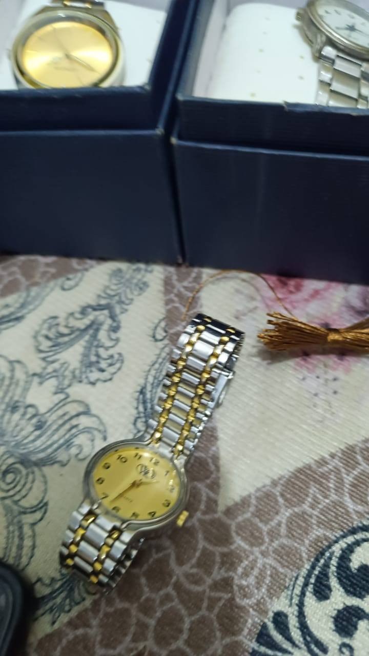 سلام عليكم اخوان ١٨ ساعه رياضيه باله كلهن شغالات
و٣ ساعات اوتو و ٦ ساعات منوع و ٦ ستزن نسائي كله شغالات و ٧ ساعات رجالي طلاء ذهب شلعه وحده المجموع ٤٠ ساع ماراسلت صفحه


**إذا كنت صاحب هذا الإعلان وتريد حذفه لأي سبب، رجاءا أرسل رسالة إلى الدعم الفني**