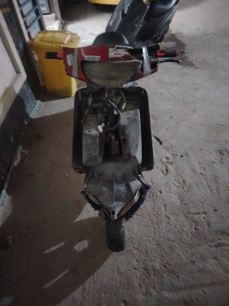 سلام عليكم فراشه للبيع ضفيرا جديدا باتري جديد دراجه متروكه شغاله سلف هندر سعر ١٢٠ مكاني بغداد الشرطه الخامسه ***********
