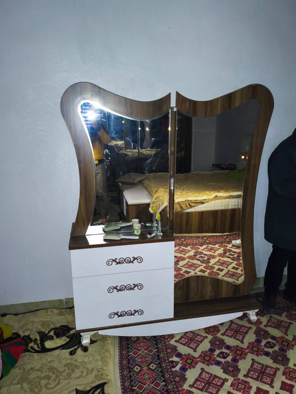 غرفه نوم ٧ قطع اخوو جديد كلش نضيف
مزاد مهدي خانقيني
خانقين محطه خلف مركز شرطه ازادي
***********
