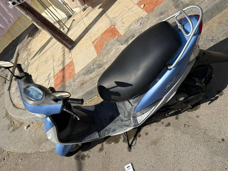 سلام عليكم دراجة منغولي 120 كامله كله شغاله نكره دراجه بلاديه بس سلف امبدله مال 55  دراجه ممفتوحه بلادي سعر 700 رقم هاتف *********** مكان بغداد حريه
