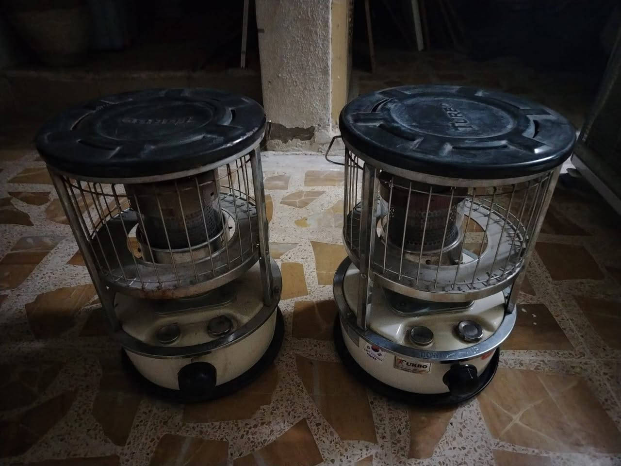 ميز بلازمة للبيع ٣٥ صوبه عدد ٢ ب ٣٥ الشراي يتصل على هذا الرقم بي واتس ‏‪***********‬‏
