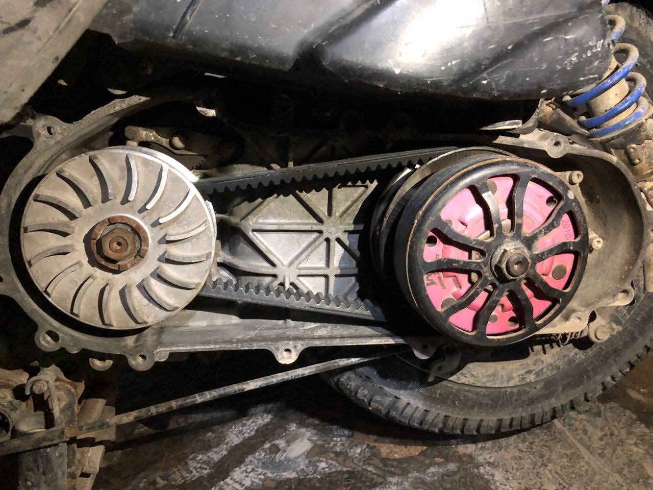 سلام عليكم دراجه سكنز فحل الدراجه بلاديه مصار هواي من نزلتها من الرمبه دراجه مكينتها خرسه الدراجه كلها بلاد دراجه كفاله عامه من كلشي من ضفيره لا واير مكطوع ولا واير مجطل زلغ ما بيها دراجه عليها ادامه كامله من نوزل و جويتر و فيت بم و تايرات وكلجات رياضي كلش قويات دراجه نكره بكل وقت ومداريها كلش و ما تعرف شنو يعني العطل الدراجه نصبتها تخبل شراي بيك خير وتدلل ولحد يصير لوتي السعر ٦٥٠ ويها مجال  مكاني صليخ ال ٦٠٠


**إذا كنت صاحب هذا الإعلان وتريد حذفه لأي سبب، رجاءا أرسل رسالة إلى الدعم الفني**