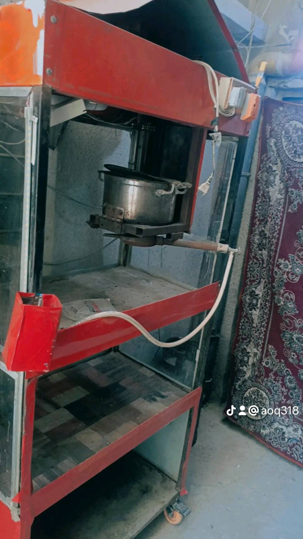 مكينه مال شاميه جدر كبير مالتها نضيفه اشتريتها 200الف اريدها 100قفل المكينه كبييره ومرتبه
